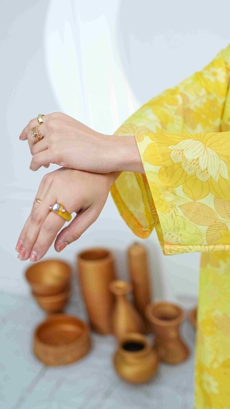 Sunshine Bloom Unstitched X Khussa (Combo Set)