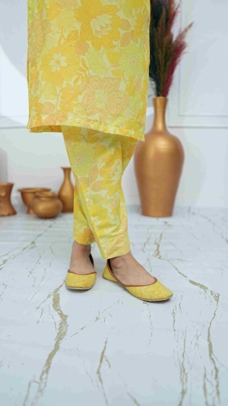 Sunshine Bloom Unstitched X Khussa (Combo Set)