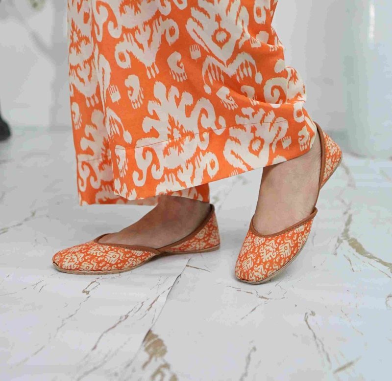 Amber Ikat Unstitched X Khussa (Combo Set)