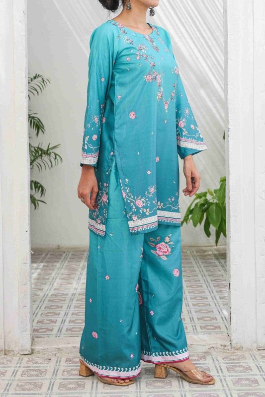 🌸 Teal Blossom